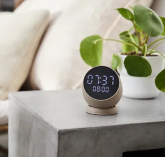 KREAFUNK Alarmklokke m/ flip sensor - Sand